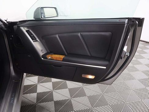 Used 2004 Cadillac XLR RWD image 22