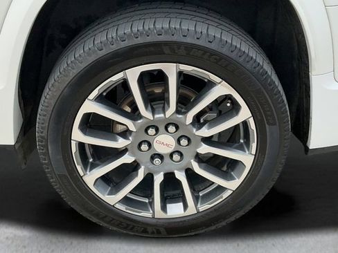 Used 2021 GMC Acadia Denali w/ Denali Ultimate Package AWD/4WD image 9