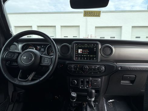 Used 2023 Jeep Wrangler Sport S image 16