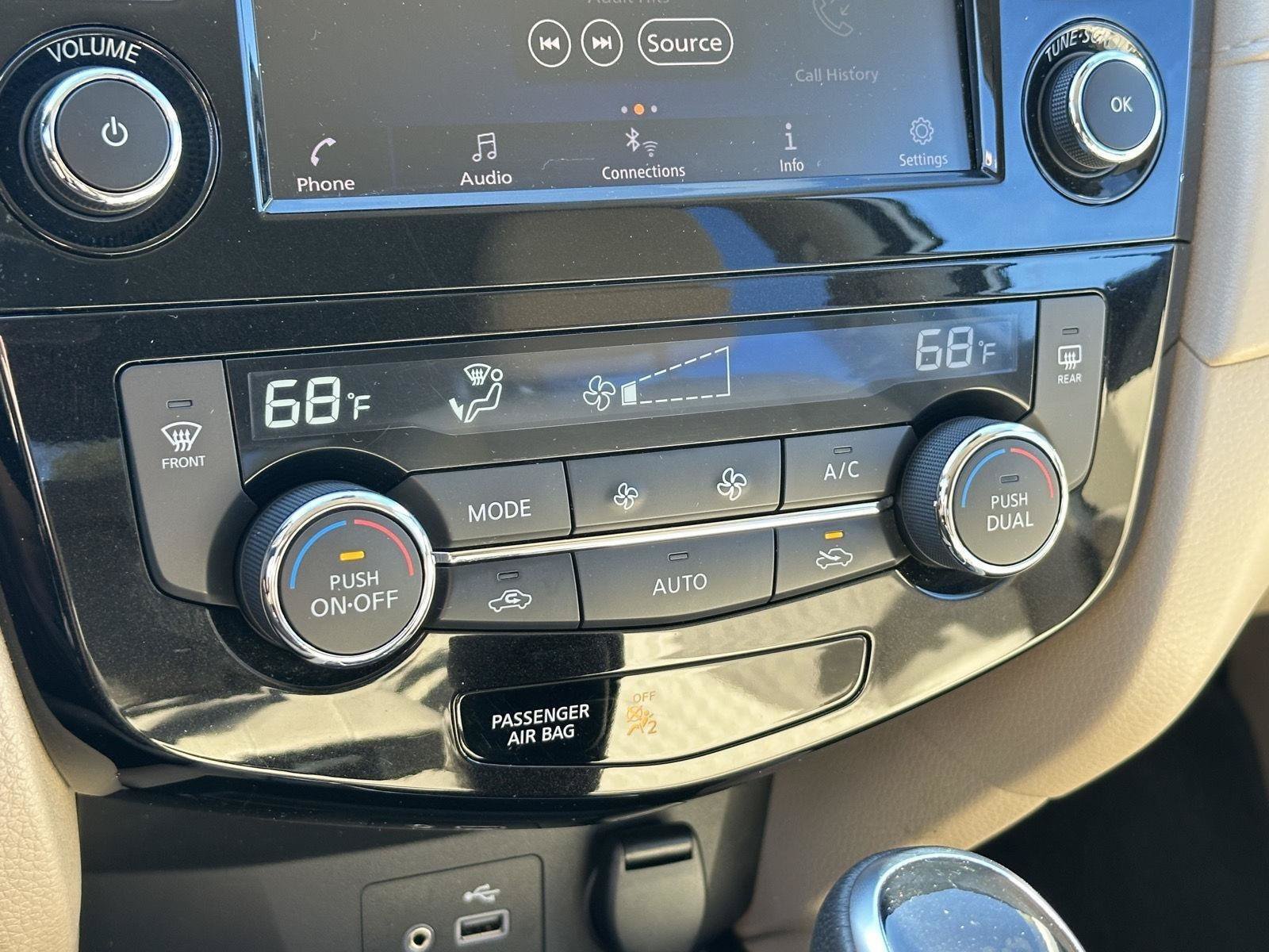Used 2020 Nissan Rogue SV AWD/4WD image 22
