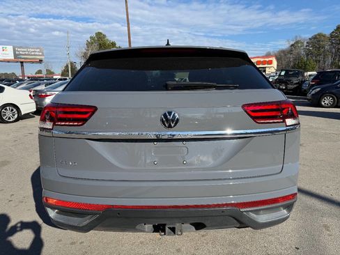 Used 2021 Volkswagen Atlas Cross Sport SE w/ Panoramic Sunroof Package image 5
