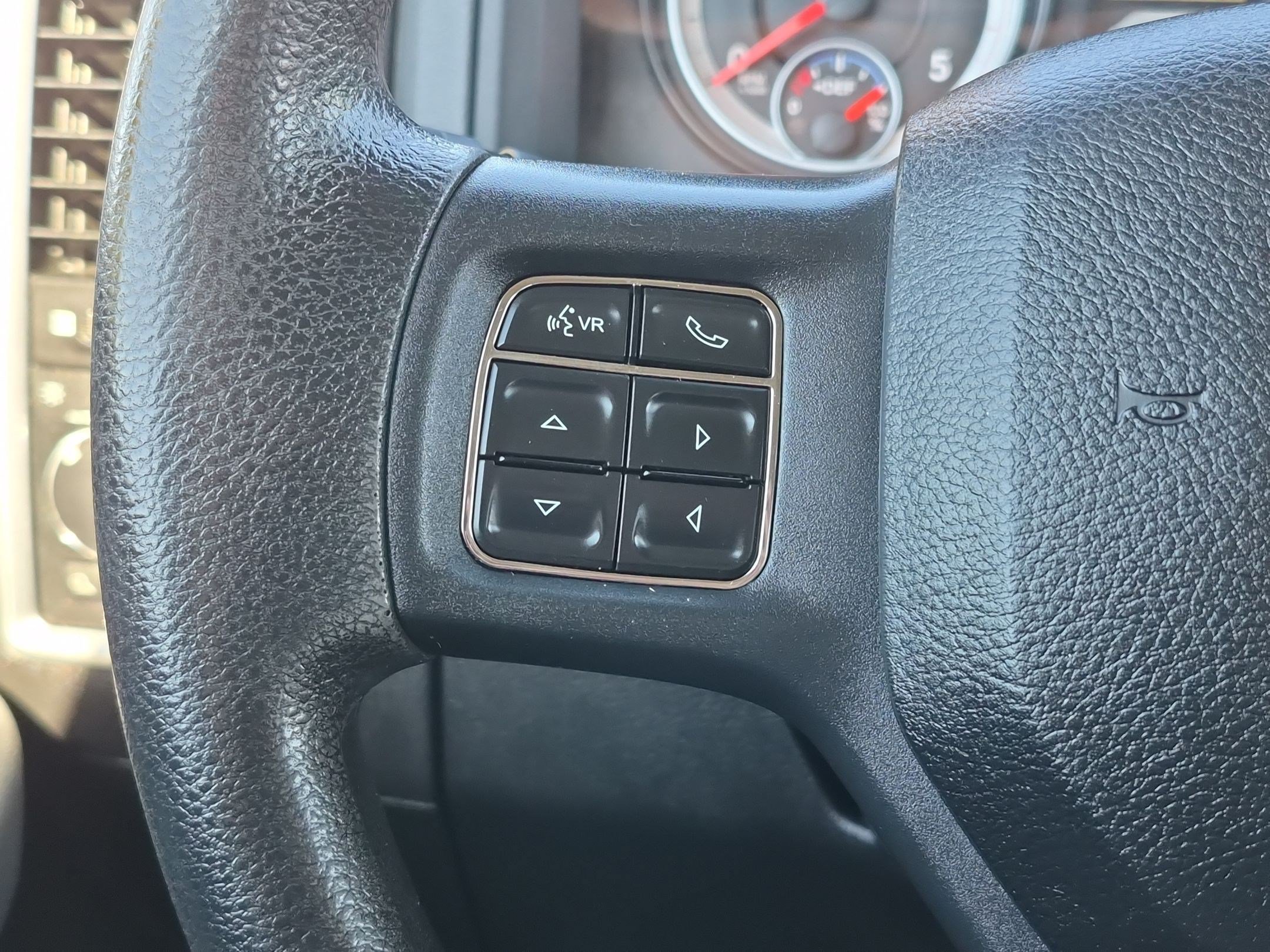 Used 2014 RAM 2500 SLT AWD/4WD image 16