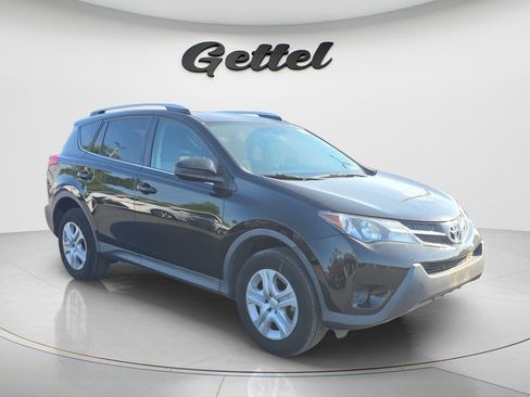 Used 2015 Toyota RAV4 LE image 2