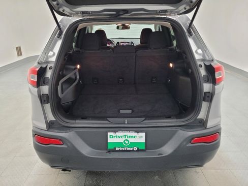 Used 2016 Jeep Cherokee Latitude w/ Cold Weather Group image 29