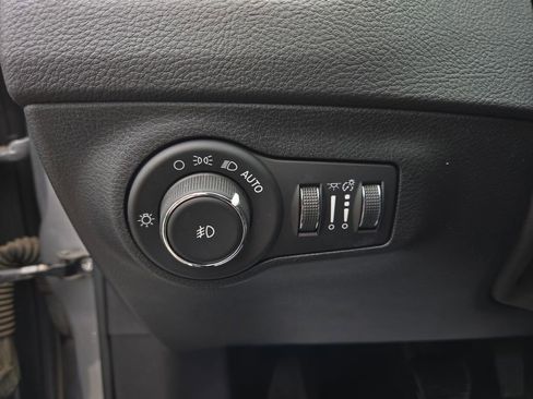 Used 2018 Jeep Compass Latitude AWD/4WD image 13