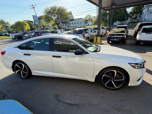 Used 2022 Honda Accord Sport image 6