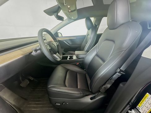 Used 2024 Tesla Model Y Long Range AWD/4WD image 13