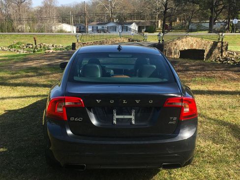 Used 2015 Volvo S60 T5 Platinum image 5