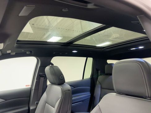 New 2026 Chevrolet Traverse LT w/ Sun and Wheel Package image 15