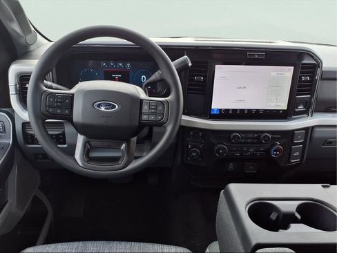 New 2026 Ford F250 XLT w/ XLT Premium Package AWD/4WD image 4