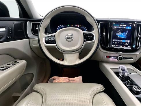 Certified 2023 Volvo XC60 B5 Ultimate w/ Climate Package image 8