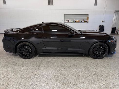 Used 2017 Ford Mustang GT Premium w/ GT Performance Package RWD image 5
