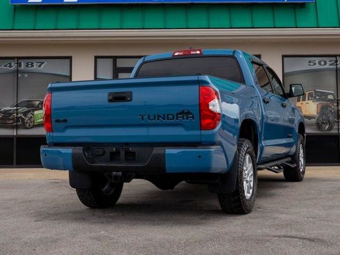 Used 2020 Toyota Tundra SR5 w/ SR5 Convenience Package AWD/4WD image 3