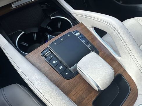 Used 2024 Mercedes-Benz GLE 450 4MATIC image 38