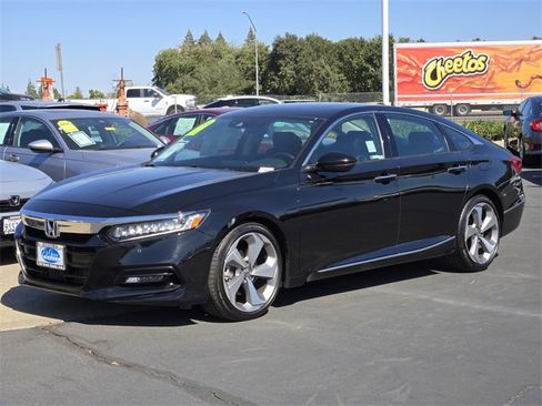 Used 2018 Honda Accord Touring image 8