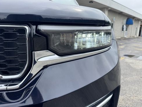Used 2024 Jeep Grand Cherokee Limited AWD/4WD image 10