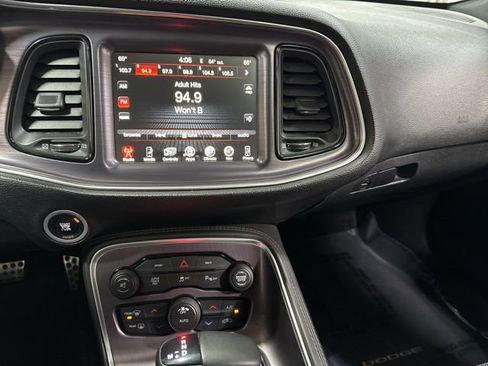 Used 2016 Dodge Challenger R/T image 18