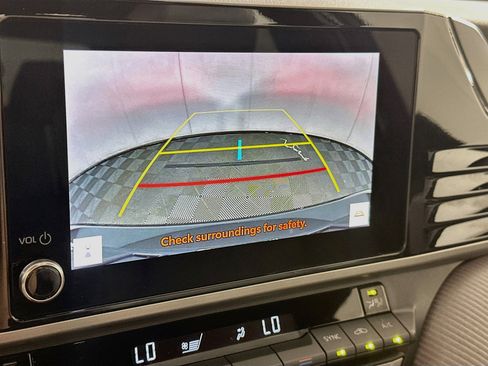 Used 2025 Toyota Camry SE FWD image 23