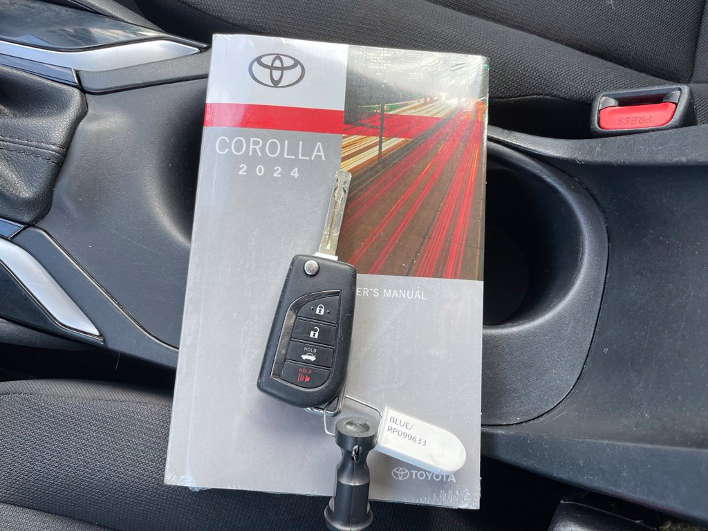 Used 2024 Toyota Corolla LE FWD image 34