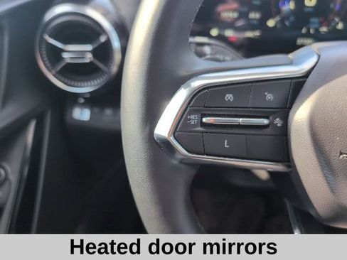 Used 2025 Chevrolet Equinox LT w/ Convenience Package II AWD/4WD image 9