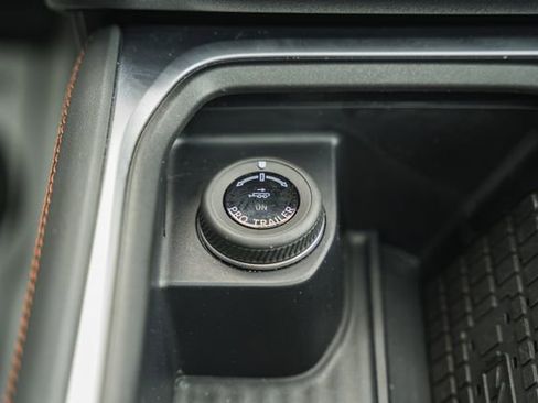 Used 2025 Ford Expedition Active AWD/4WD image 36