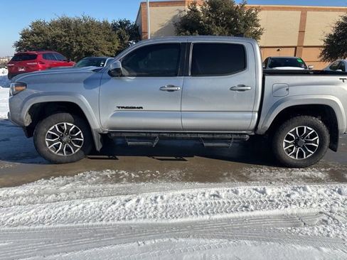 Used 2023 Toyota Tacoma TRD Sport image 5