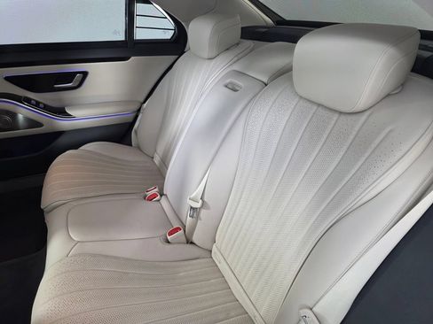 Certified 2022 Mercedes-Benz S 500 4MATIC image 16