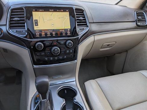 Used 2020 Jeep Grand Cherokee Overland image 12