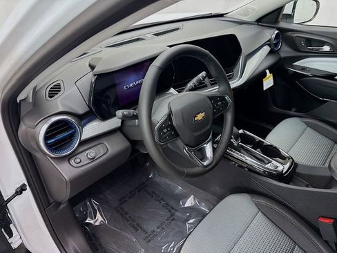 New 2026 Chevrolet Trax LT w/ Driver Confidence Package image 11