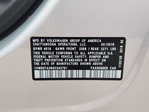 Used 2016 Volkswagen Passat 1.8T SE w/ Lighting Package (P06) FWD image 34