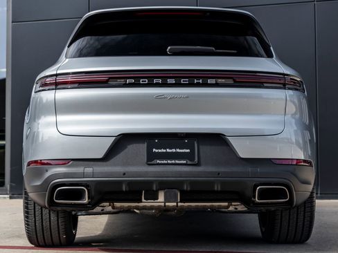 Certified 2026 Porsche Cayenne AWD/4WD image 10