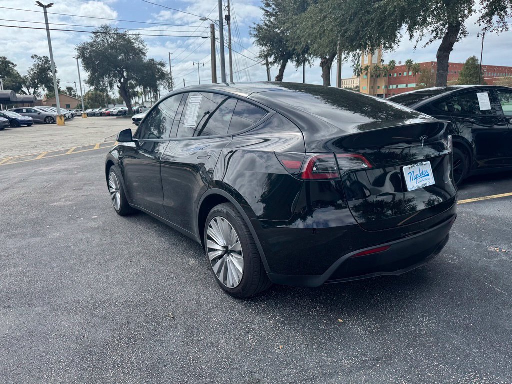 Used 2022 Tesla Model Y Long Range AWD/4WD image 3