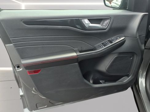 Certified 2025 Ford Escape ST-Line Select AWD/4WD image 8