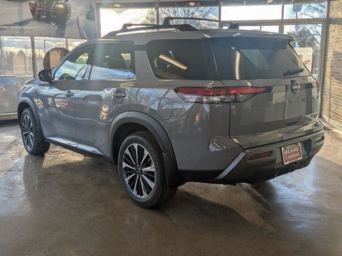 New 2026 Nissan Pathfinder Platinum AWD/4WD image 6