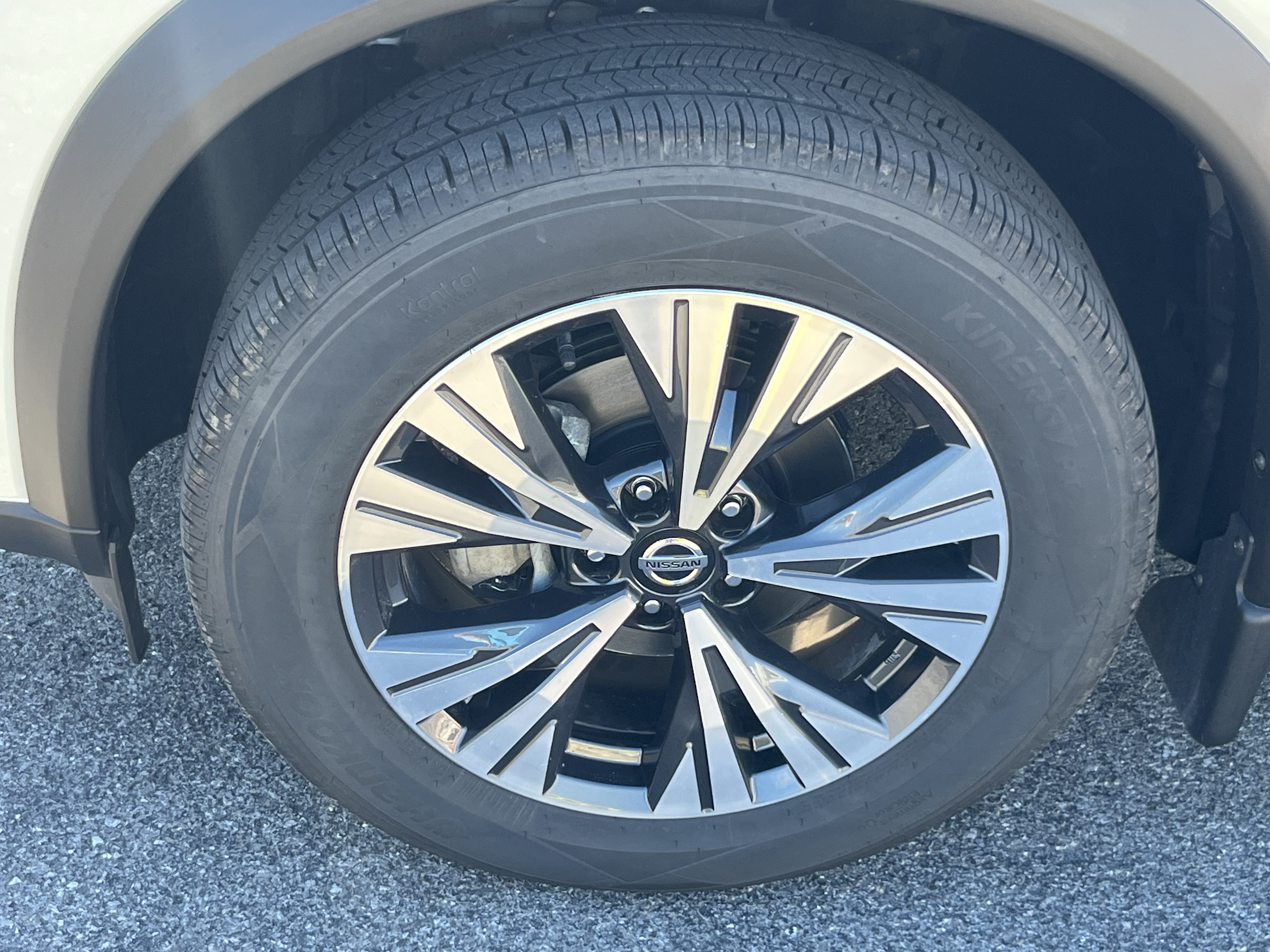 Used 2021 Nissan Rogue SV w/ Premium Package AWD/4WD image 14