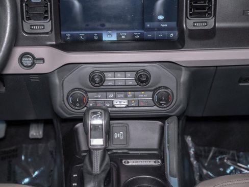 Used 2022 Ford Bronco Wildtrak AWD/4WD image 16