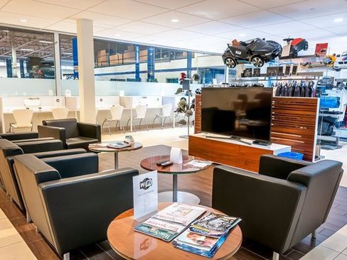 Used 2025 BMW 740i xDrive 740i xDrive w/ Premium Package image 34