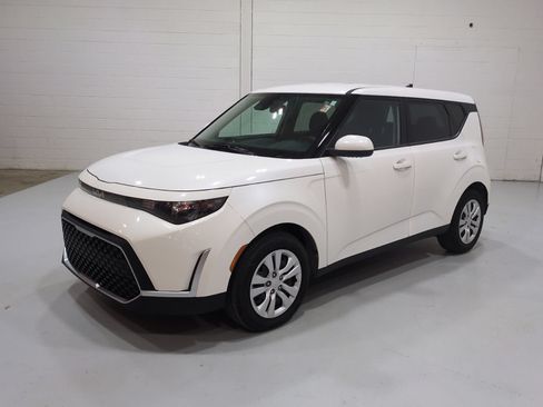 Certified 2023 Kia Soul LX FWD image 7