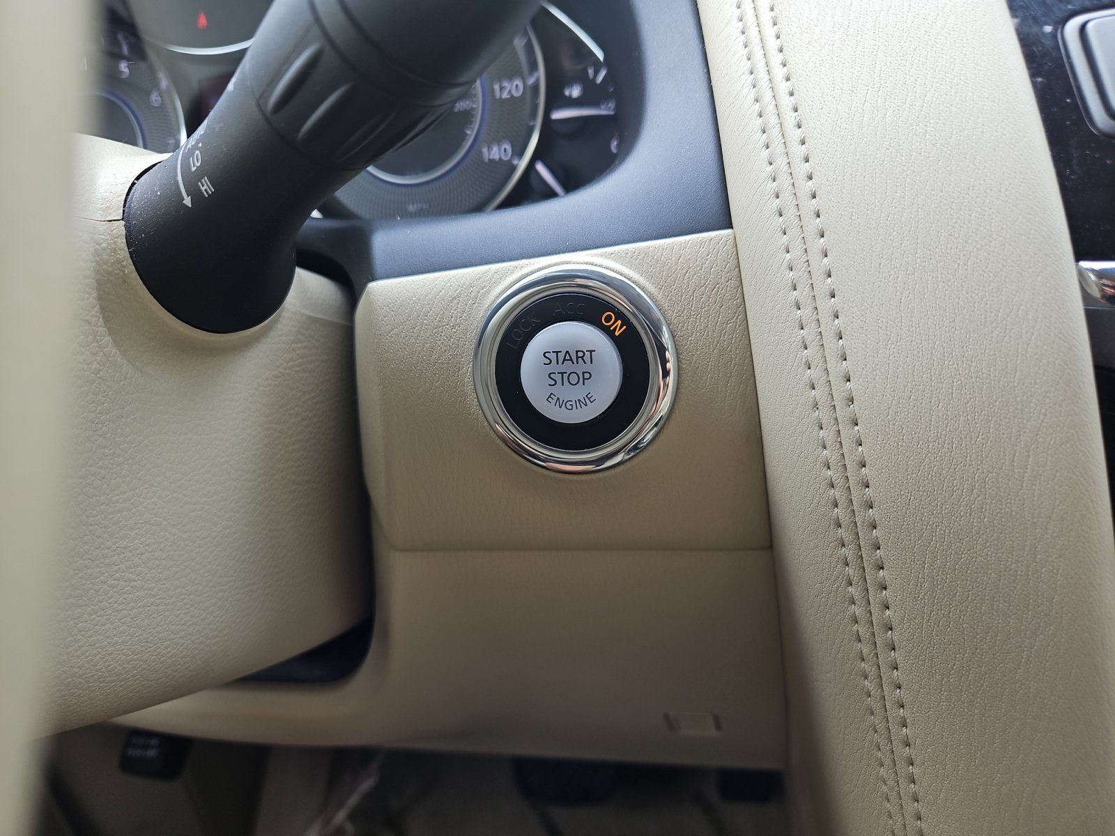 Used 2011 INFINITI QX56 4WD w/ Deluxe Touring Pkg image 22
