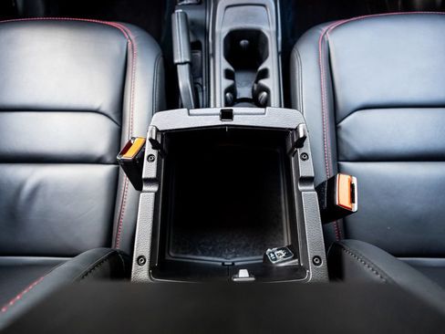 Used 2024 Jeep Wrangler Unlimited Rubicon AWD/4WD image 36