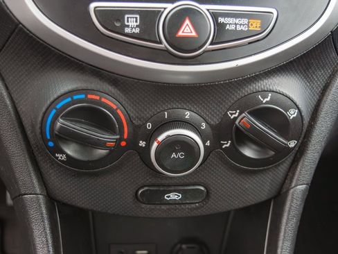 Used 2014 Hyundai Accent GS image 19