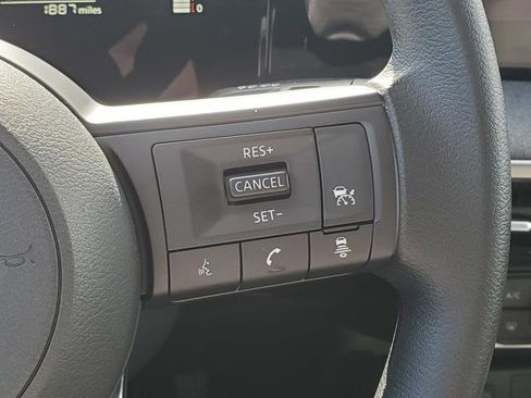 Certified 2025 Nissan Kicks SV image 19