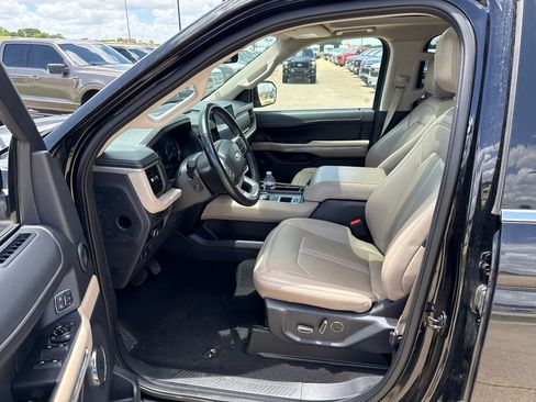 Used 2024 Ford Expedition Max Limited RWD image 19