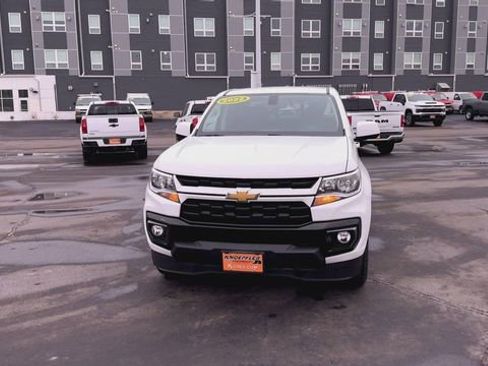 Used 2022 Chevrolet Colorado LT w/ LT Convenience Package image 3