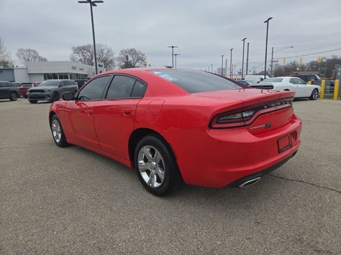 Used 2019 Dodge Charger SXT image 7