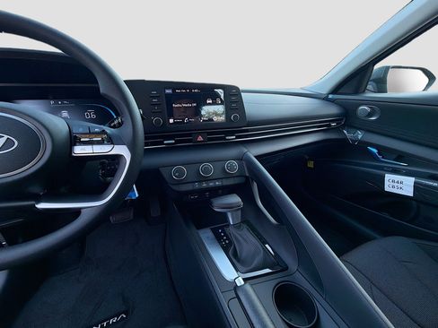 New 2026 Hyundai Elantra SE image 20