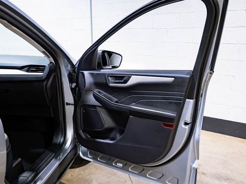 Used 2022 Ford Escape SE w/ Cold Weather Package image 24