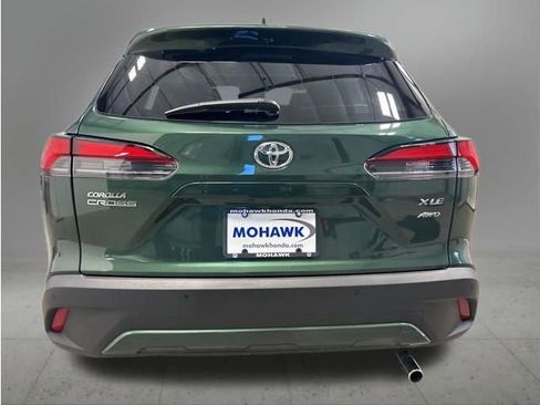 Used 2024 Toyota Corolla Cross XLE w/ Convenience Package image 6
