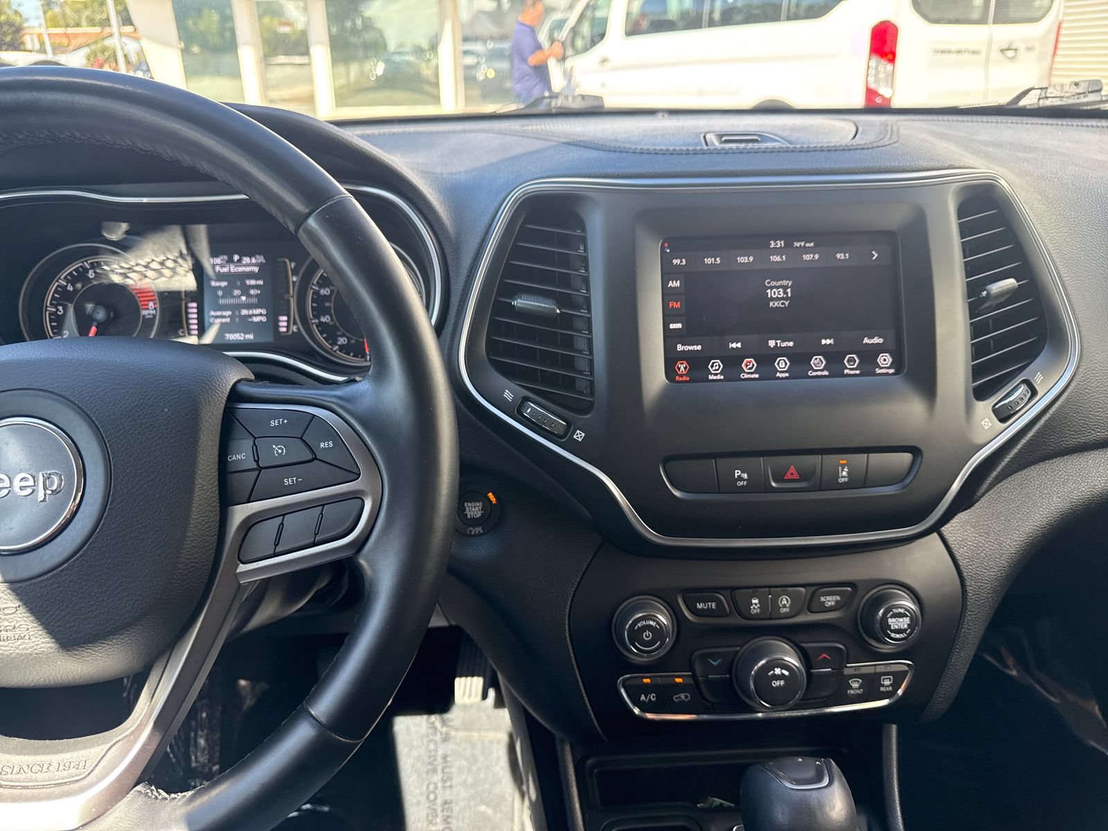Used 2021 Jeep Cherokee Latitude Lux FWD image 17