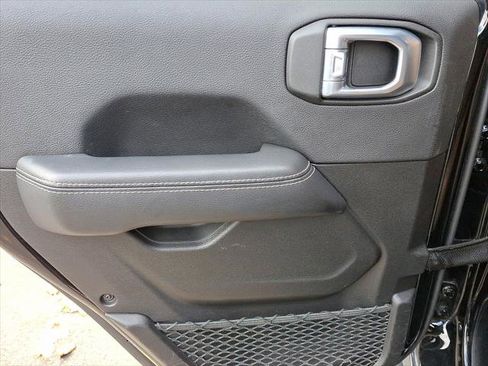 Certified 2021 Jeep Wrangler Unlimited Sahara image 19